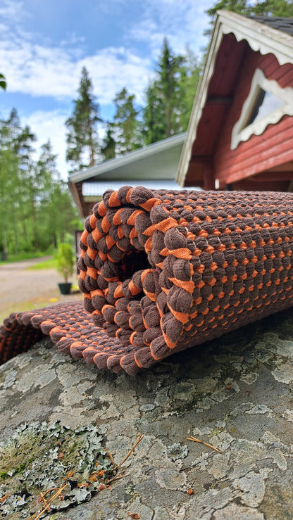 Kotimainen Helsinki Räsymatto Omilla Väreillä & Mitoilla